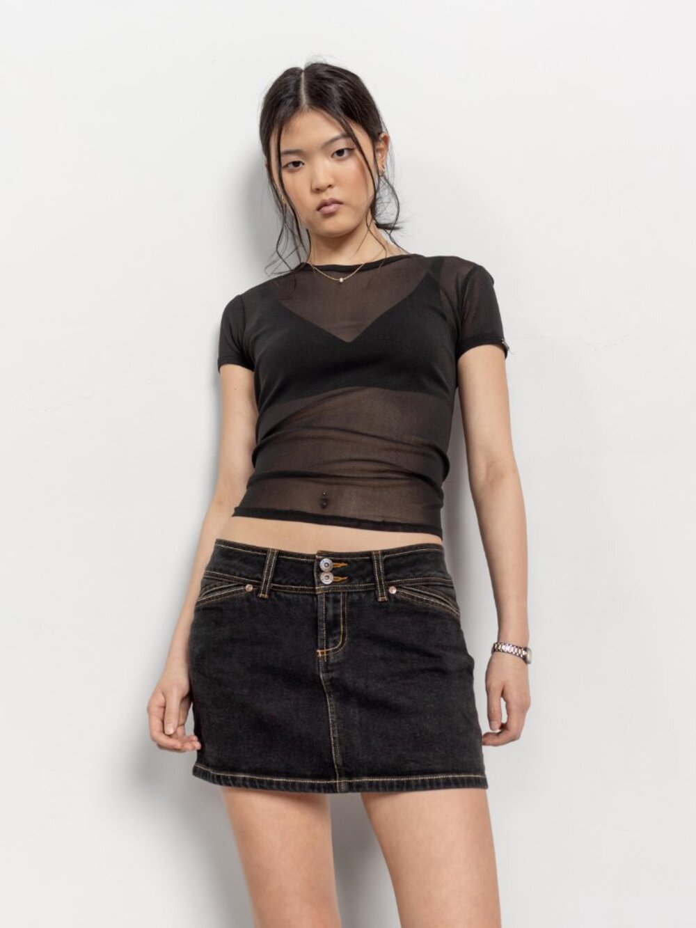 Vintage Y2K 2000s Low Rise Denim Skirt: Contrasting Stitching, Size 6